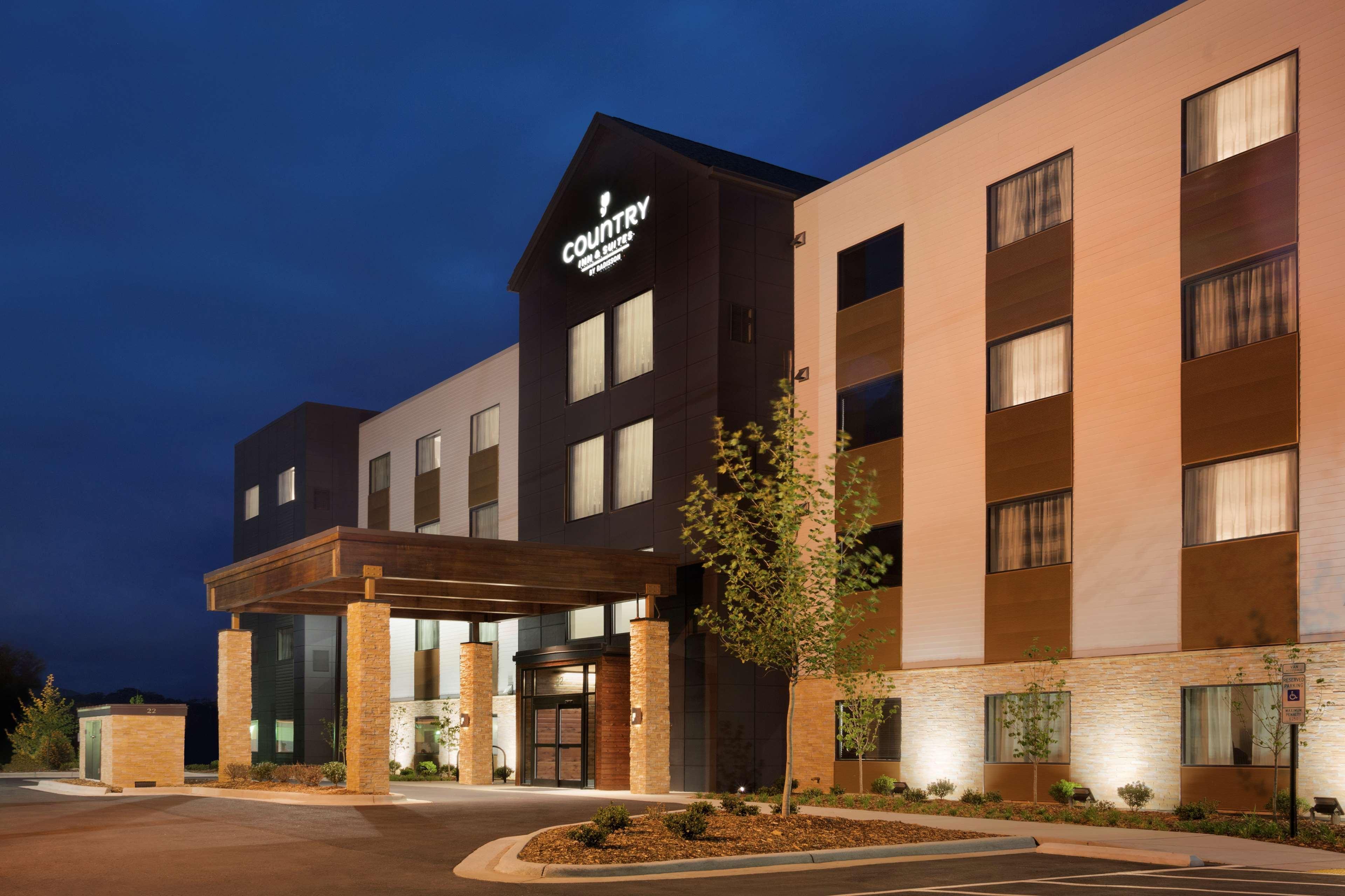 Country Inn & Suites By Radisson Asheville River Arts District Екстериор снимка