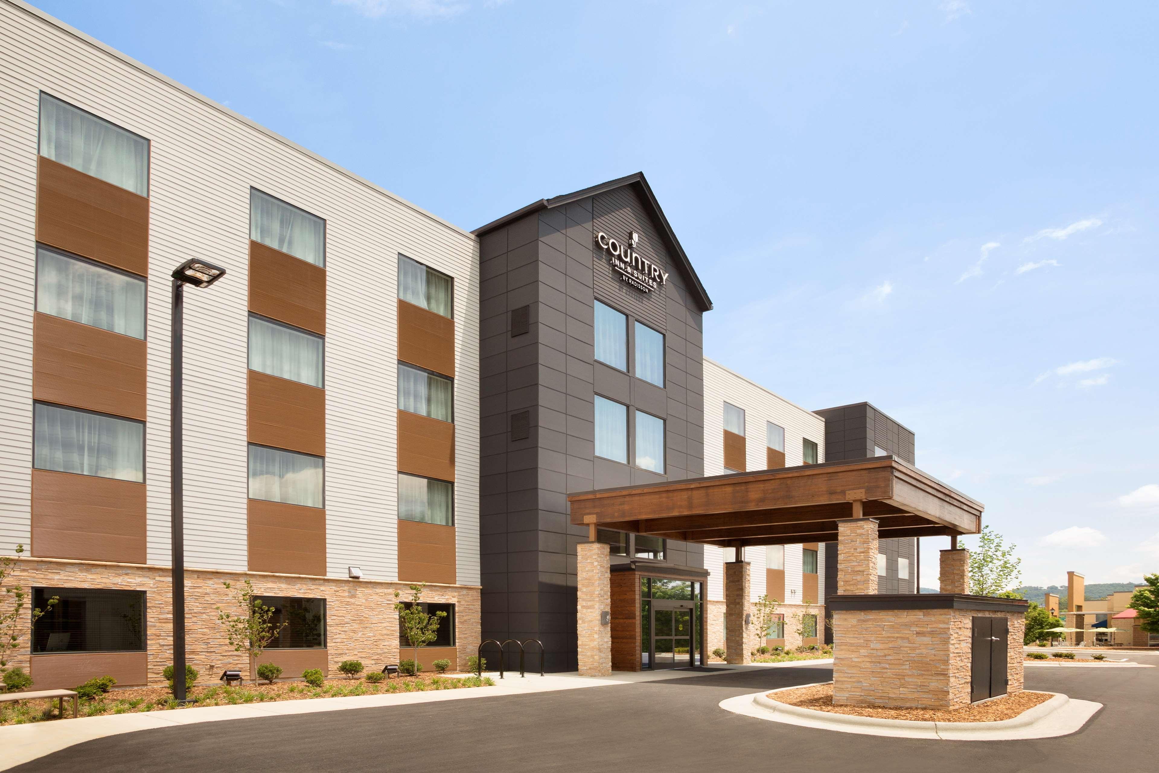 Country Inn & Suites By Radisson Asheville River Arts District Екстериор снимка